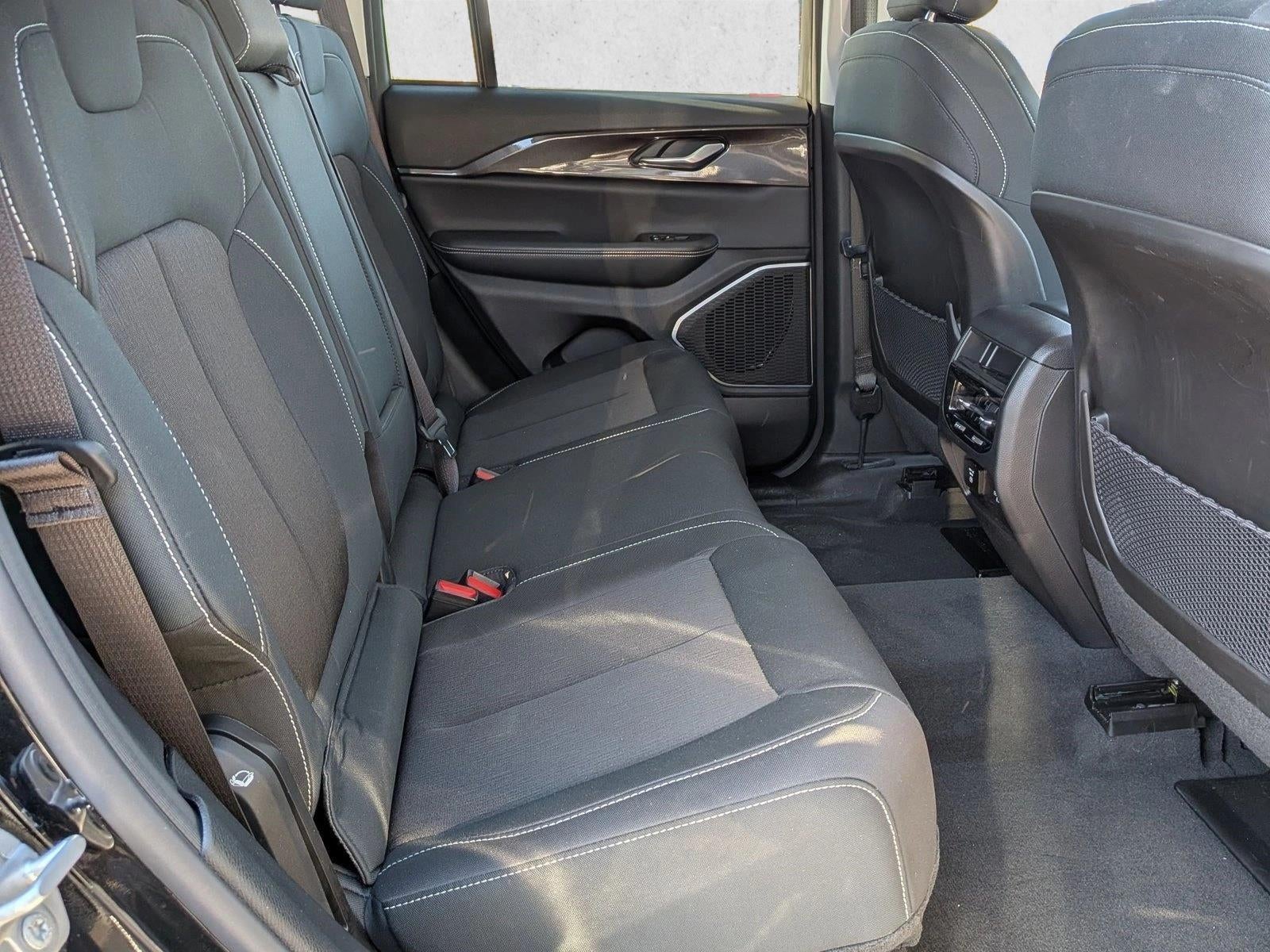 2022 Jeep Grand Cherokee Laredo