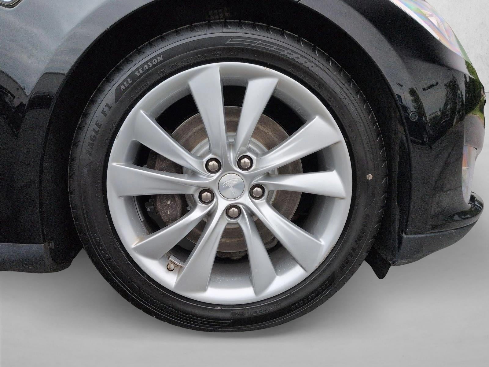 2015 Tesla Model S 70D