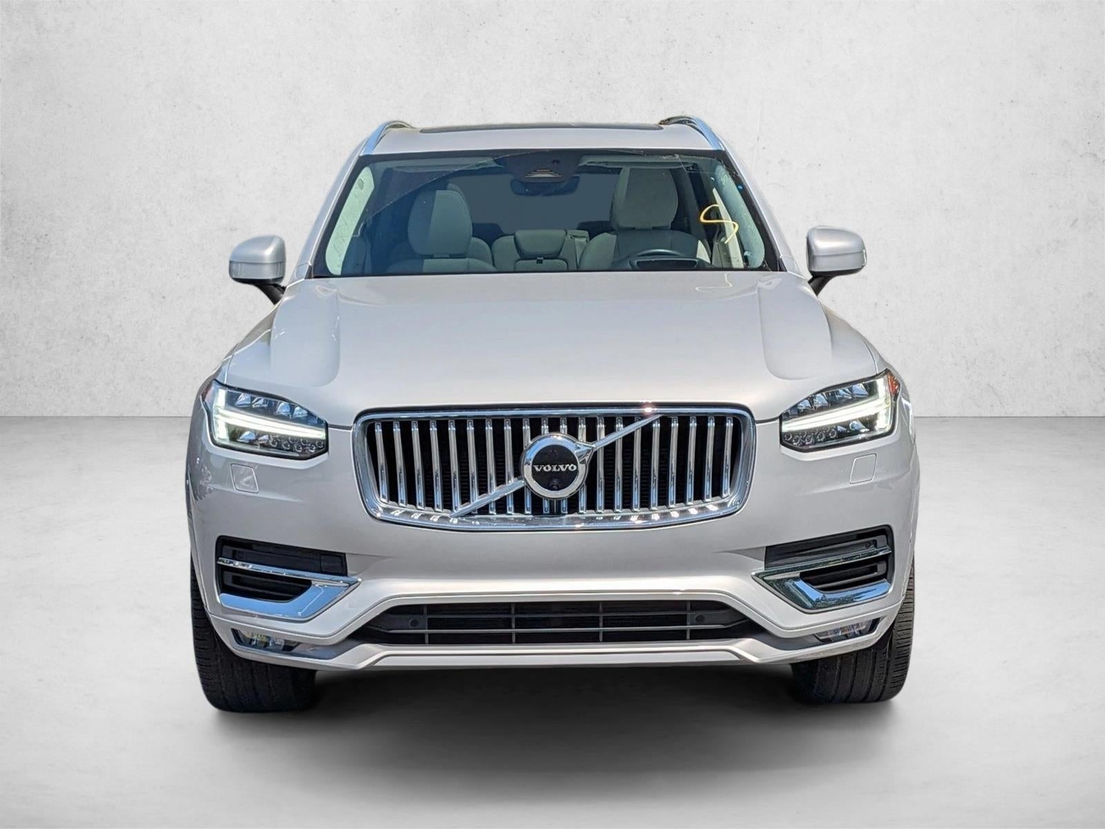 2023 Volvo XC90 B5 Plus
