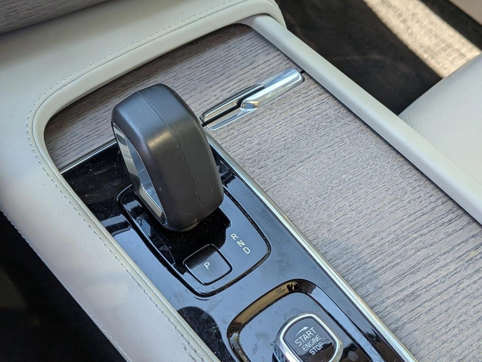 2023 Volvo XC90 B5 Plus