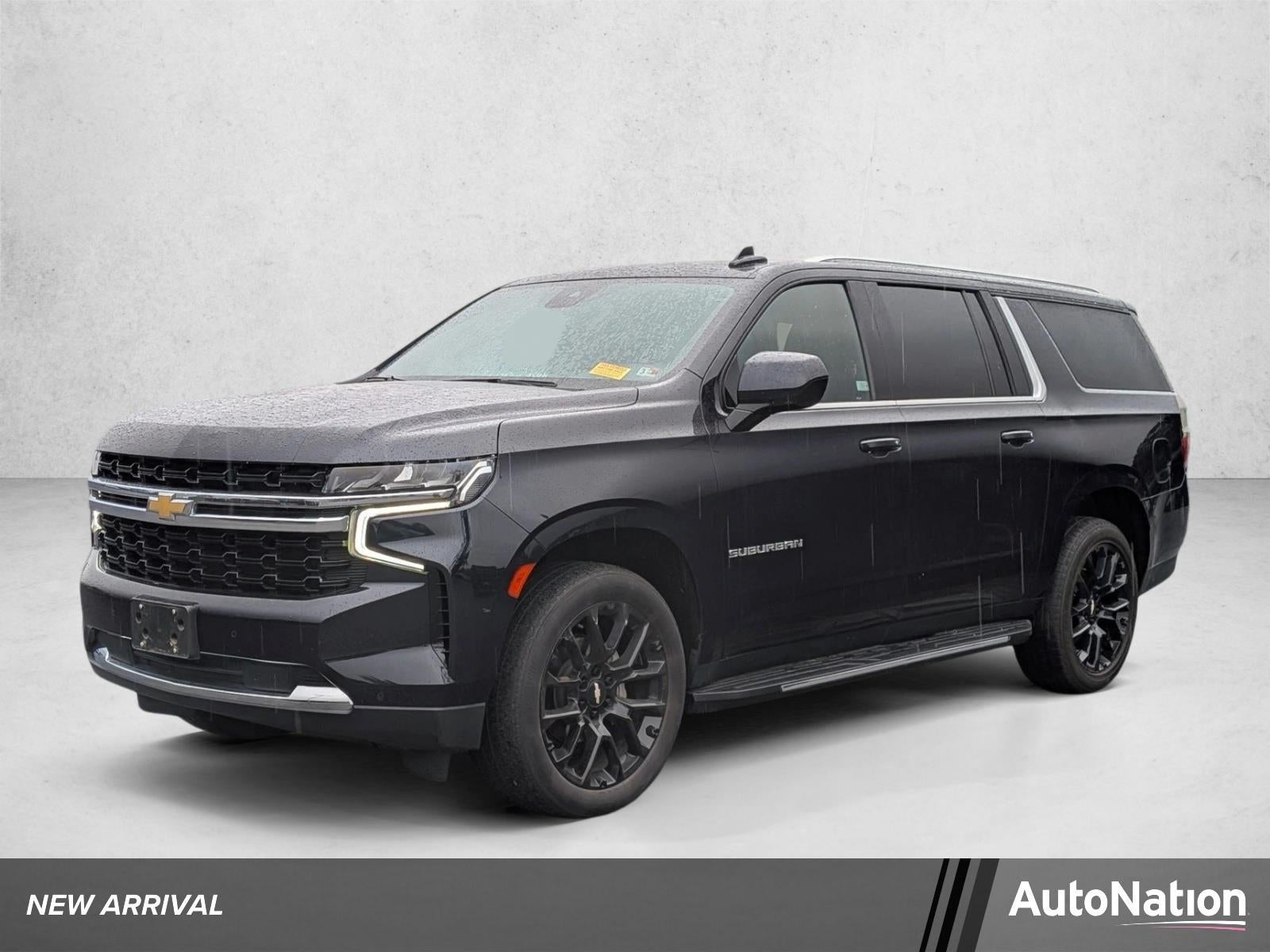 2023 Chevrolet Suburban 4WD 1500 LS's photo