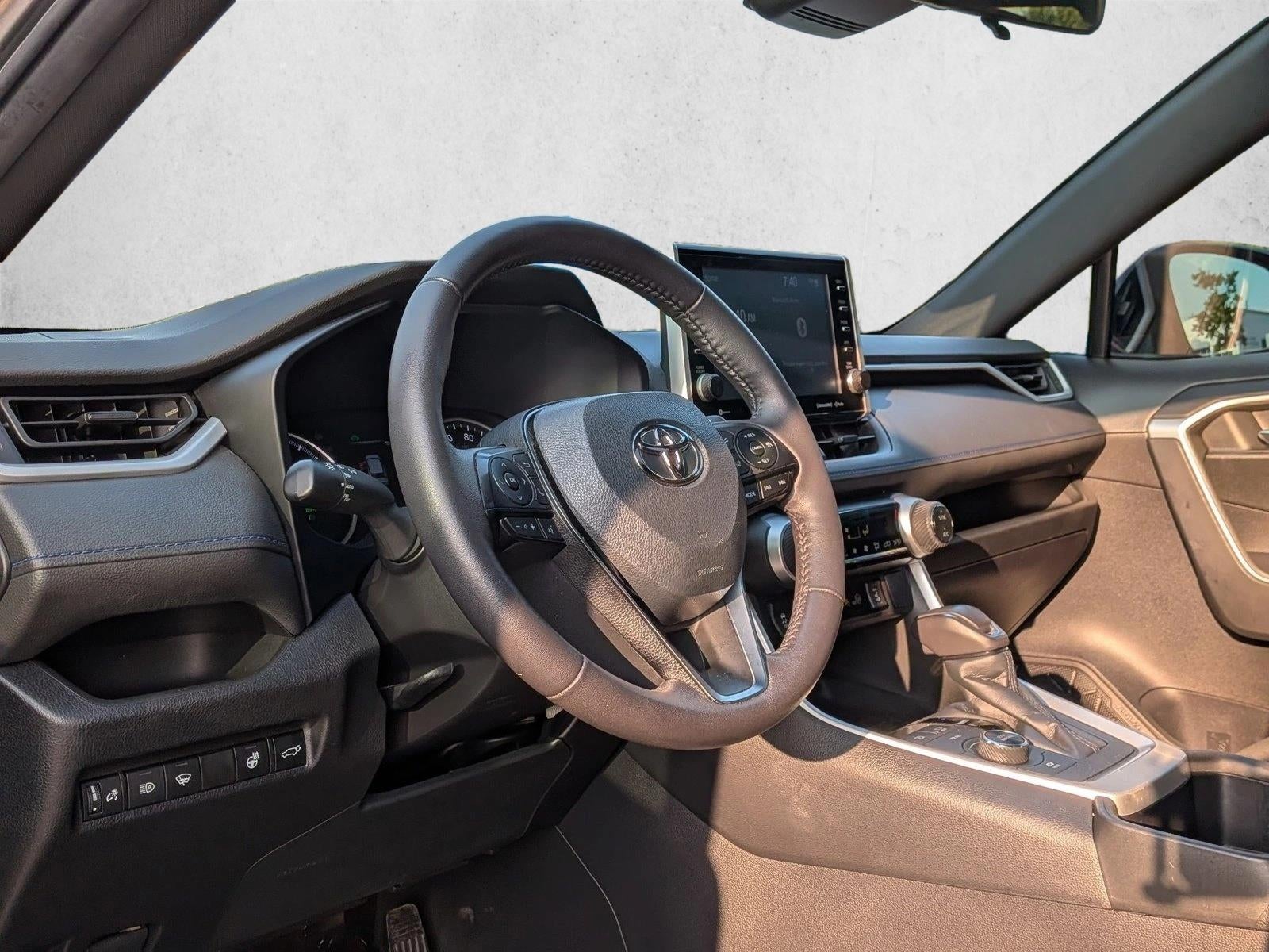 2022 Toyota RAV4 Hybrid SE