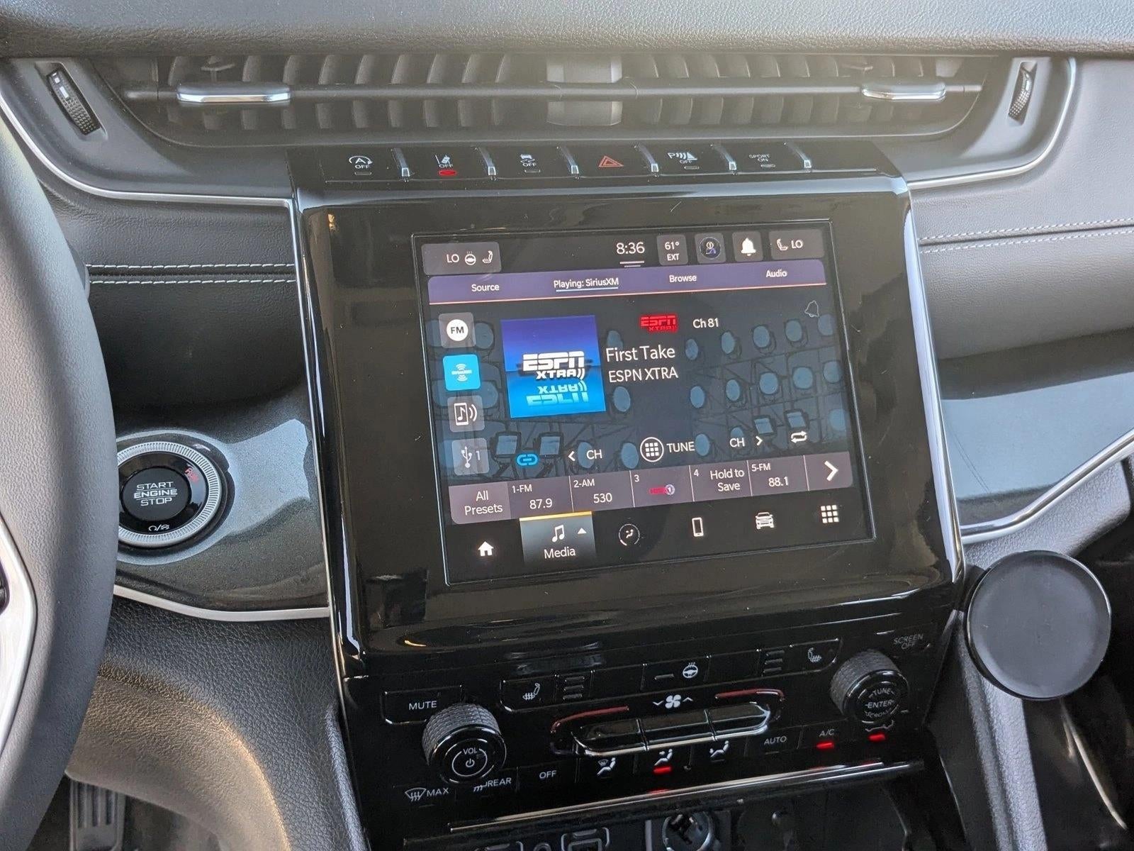 2023 Jeep Grand Cherokee Laredo 4x4