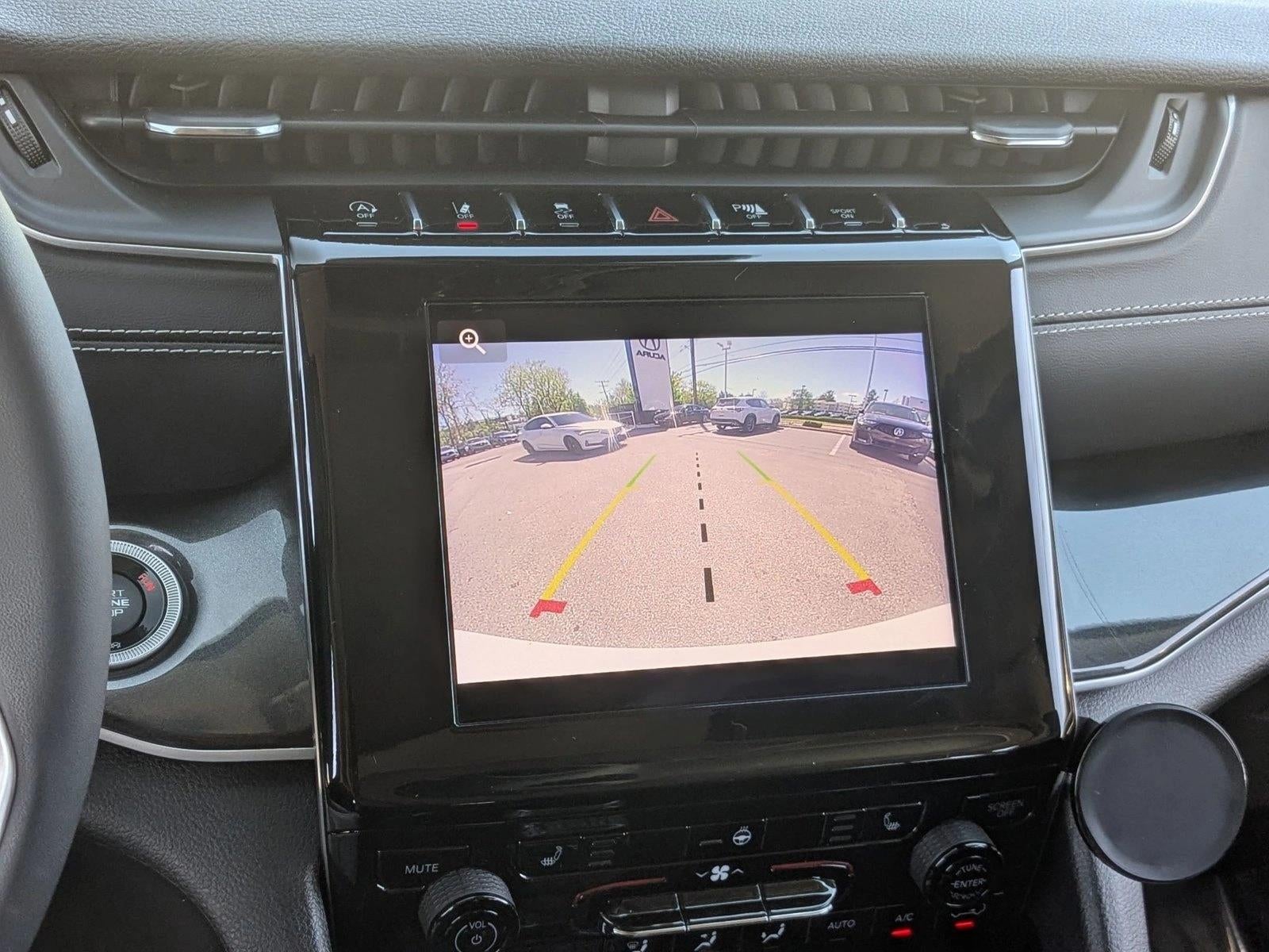 2023 Jeep Grand Cherokee Laredo 4x4