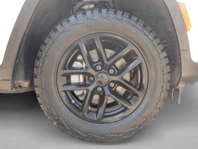 2023 Jeep Grand Cherokee Laredo 4x4