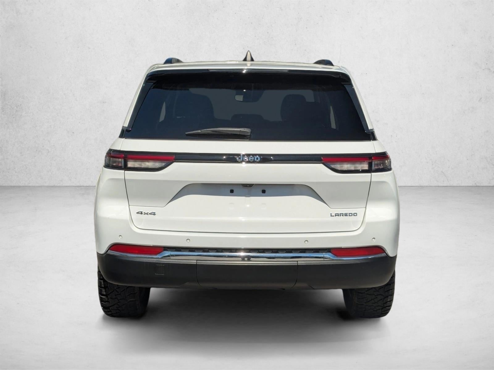2023 Jeep Grand Cherokee Laredo 4x4