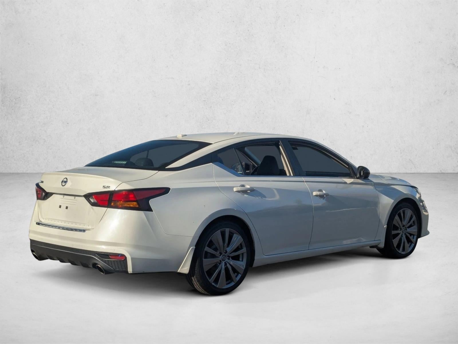 2022 Nissan Altima 2.5 SR Sedan