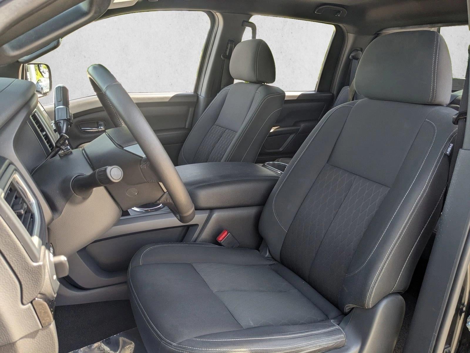 2019 Nissan Titan 4x4 Crew Cab SV