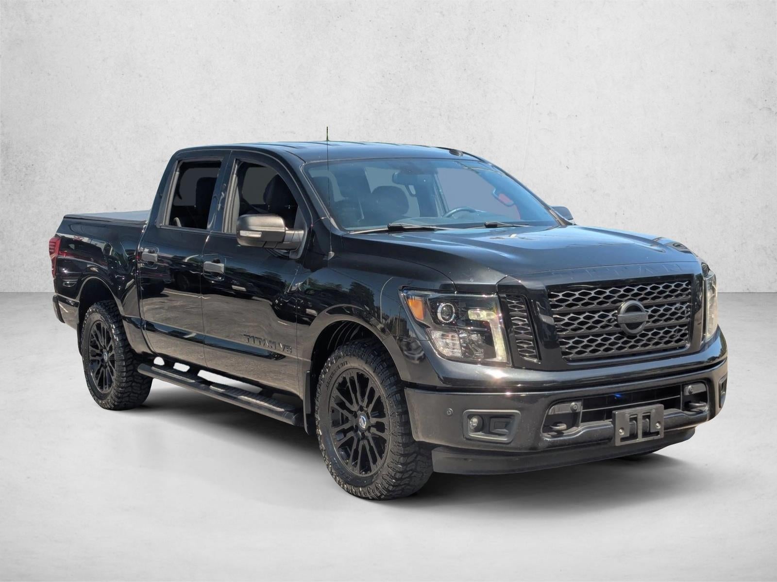 2019 Nissan Titan 4x4 Crew Cab SV