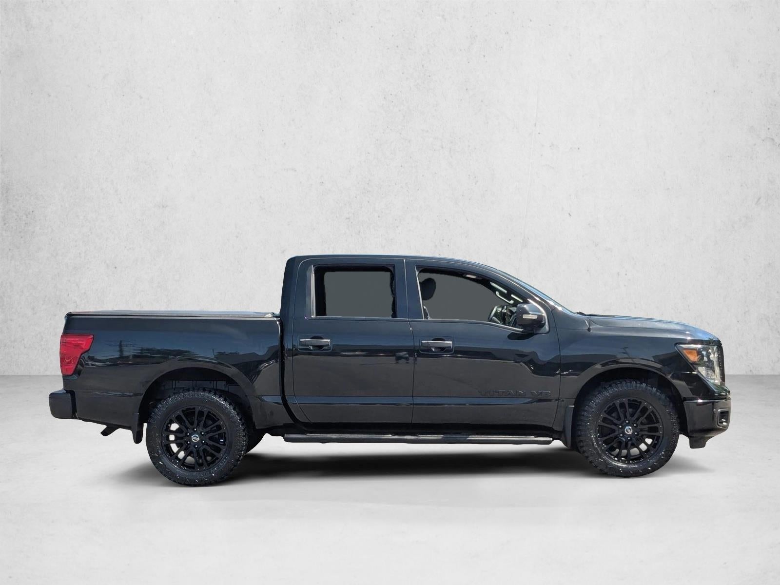 2019 Nissan Titan 4x4 Crew Cab SV