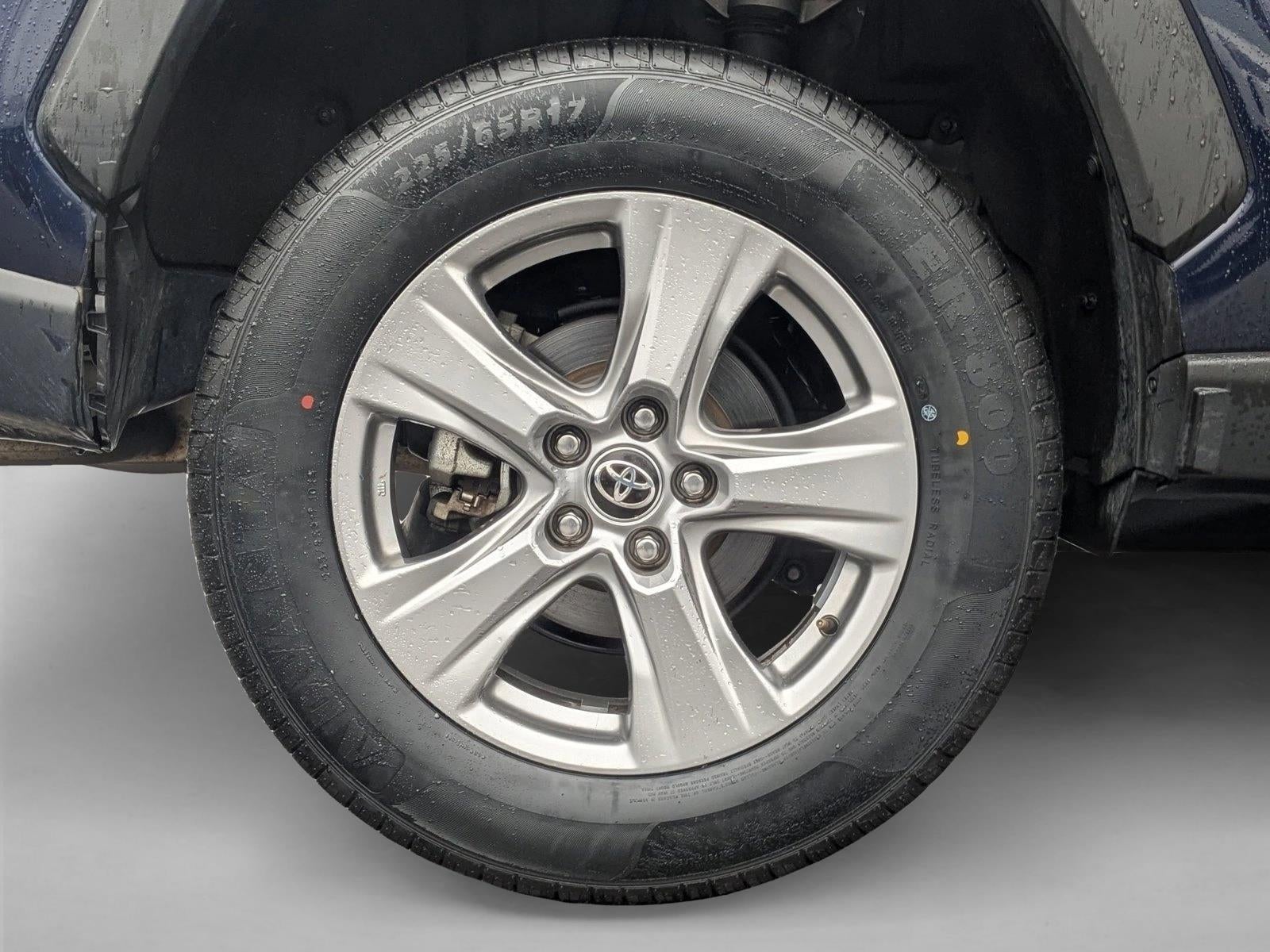 2024 Toyota RAV4 XLE FWD (GS)