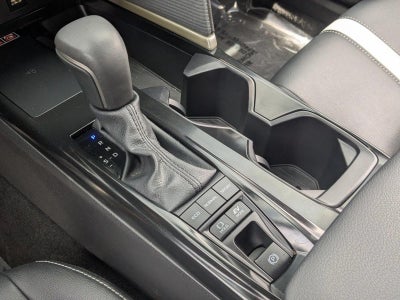 2025 Toyota Camry LE (SE)