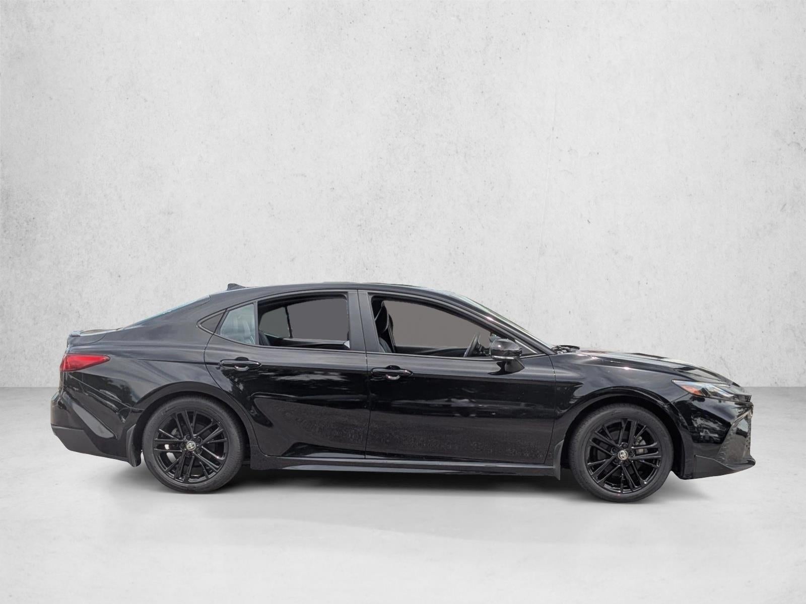 2025 Toyota Camry LE (SE)