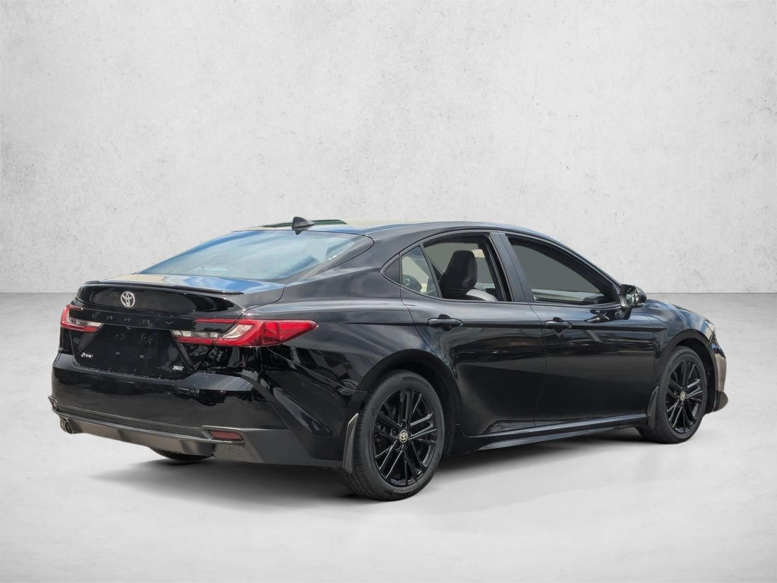 2025 Toyota Camry LE (SE)