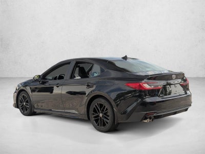 2025 Toyota Camry LE (SE)