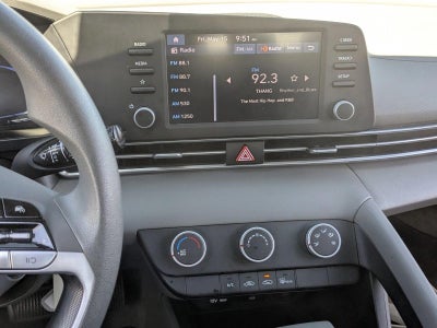 2024 Hyundai ELANTRA SE IVT