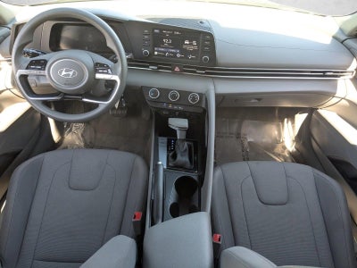 2024 Hyundai ELANTRA SE IVT