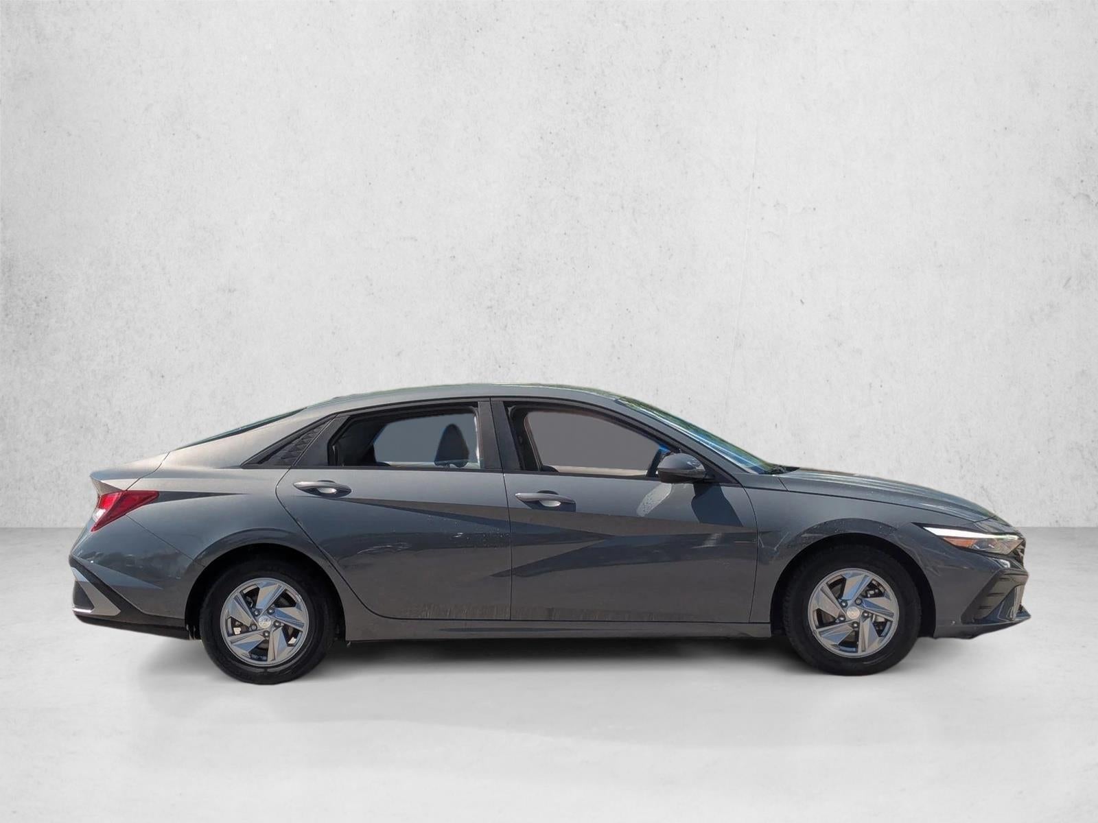 2024 Hyundai ELANTRA SE IVT