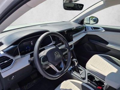 2025 Volkswagen Taos SE 4MOTION