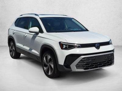 2025 Volkswagen Taos SE 4MOTION