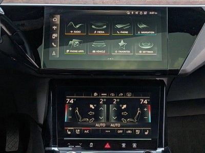 2022 Audi e-tron Premium Plus quattro