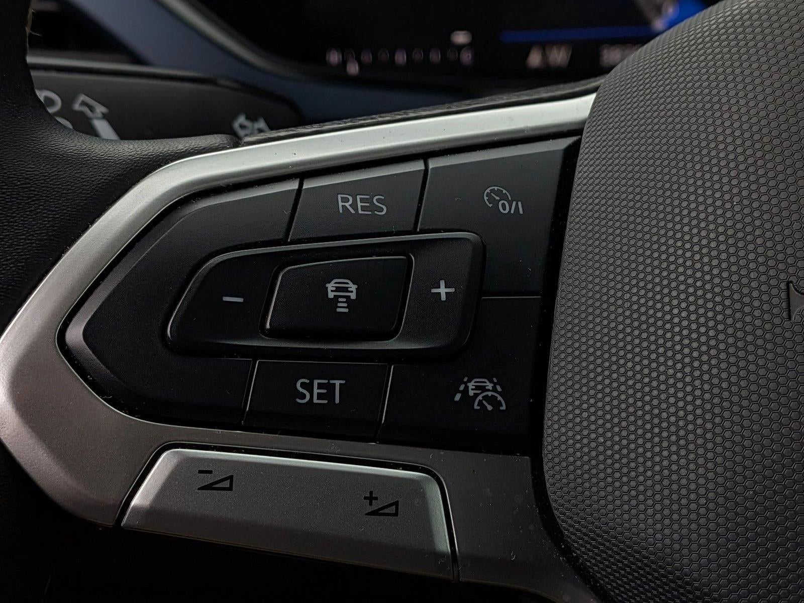 2024 Volkswagen Taos SE FWD