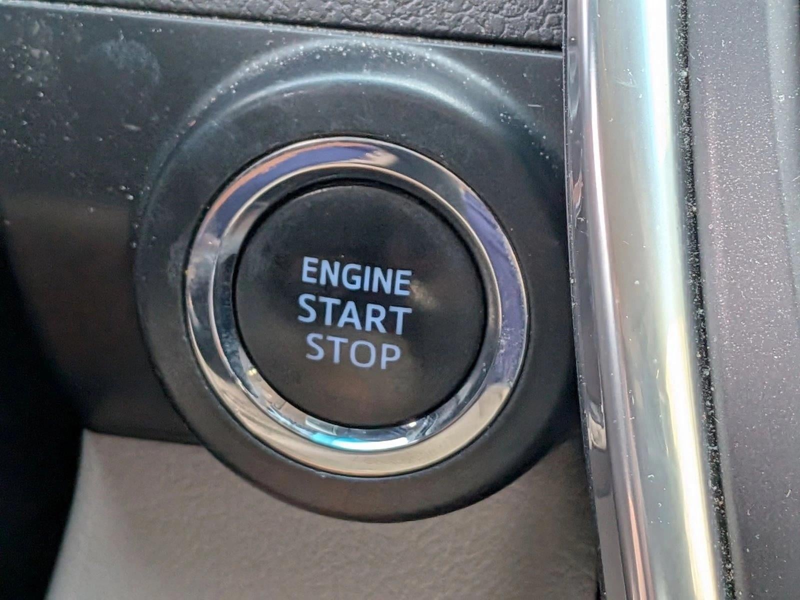 2017 Toyota Camry XLE Auto (Natl)