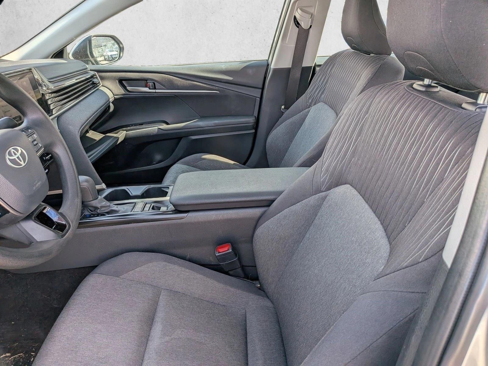 2025 Toyota Camry LE (Natl)