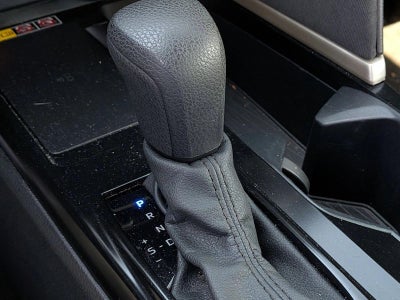 2025 Toyota Camry LE (Natl)
