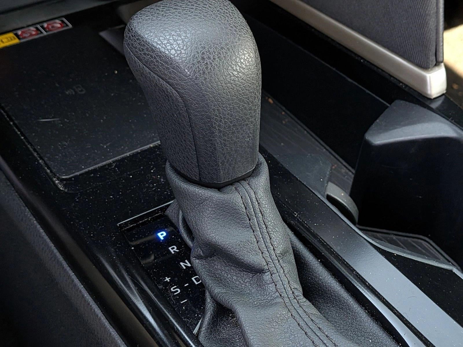 2025 Toyota Camry LE (Natl)