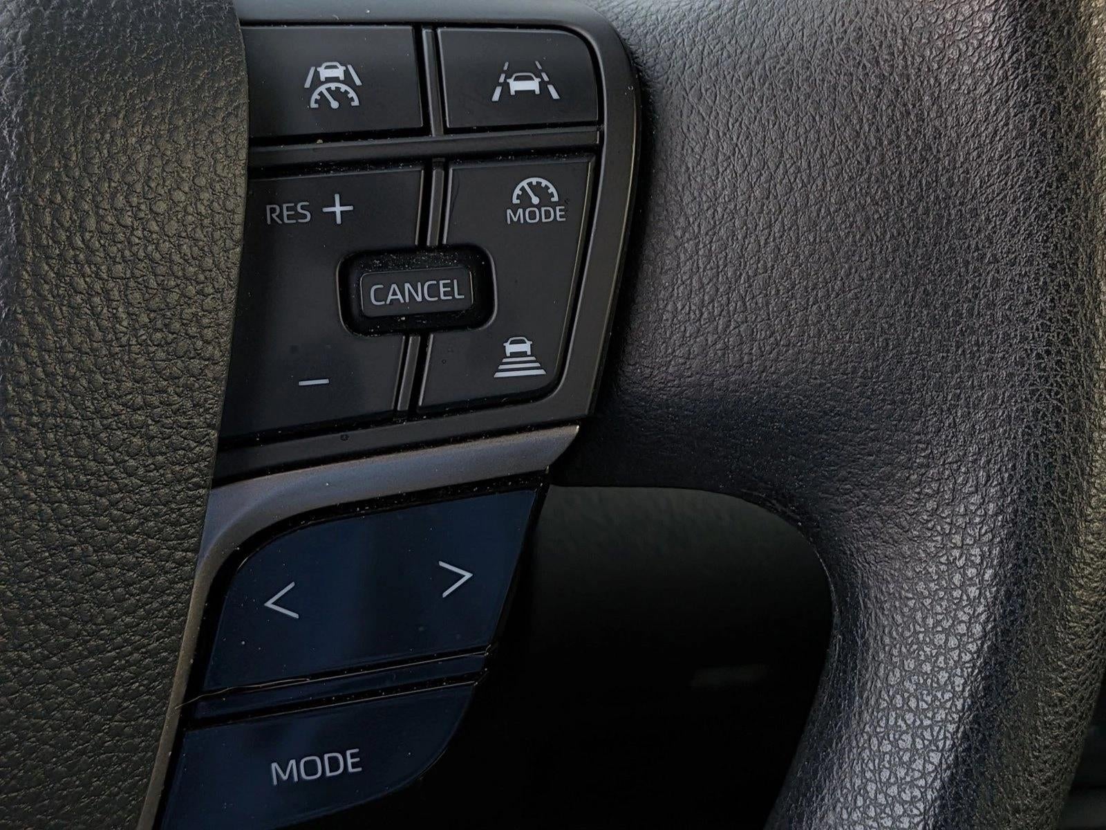 2025 Toyota Camry LE (Natl)
