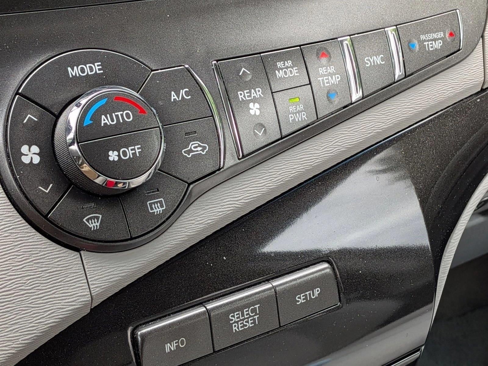 2014 Toyota Sienna 5dr 8-Pass Van V6 LE FWD (Natl)