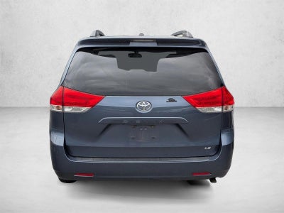 2014 Toyota Sienna 5dr 8-Pass Van V6 LE FWD (Natl)