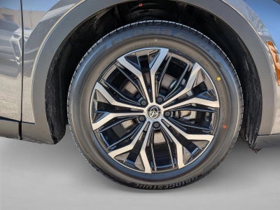 2023 Toyota Crown XLE AWD (Natl)