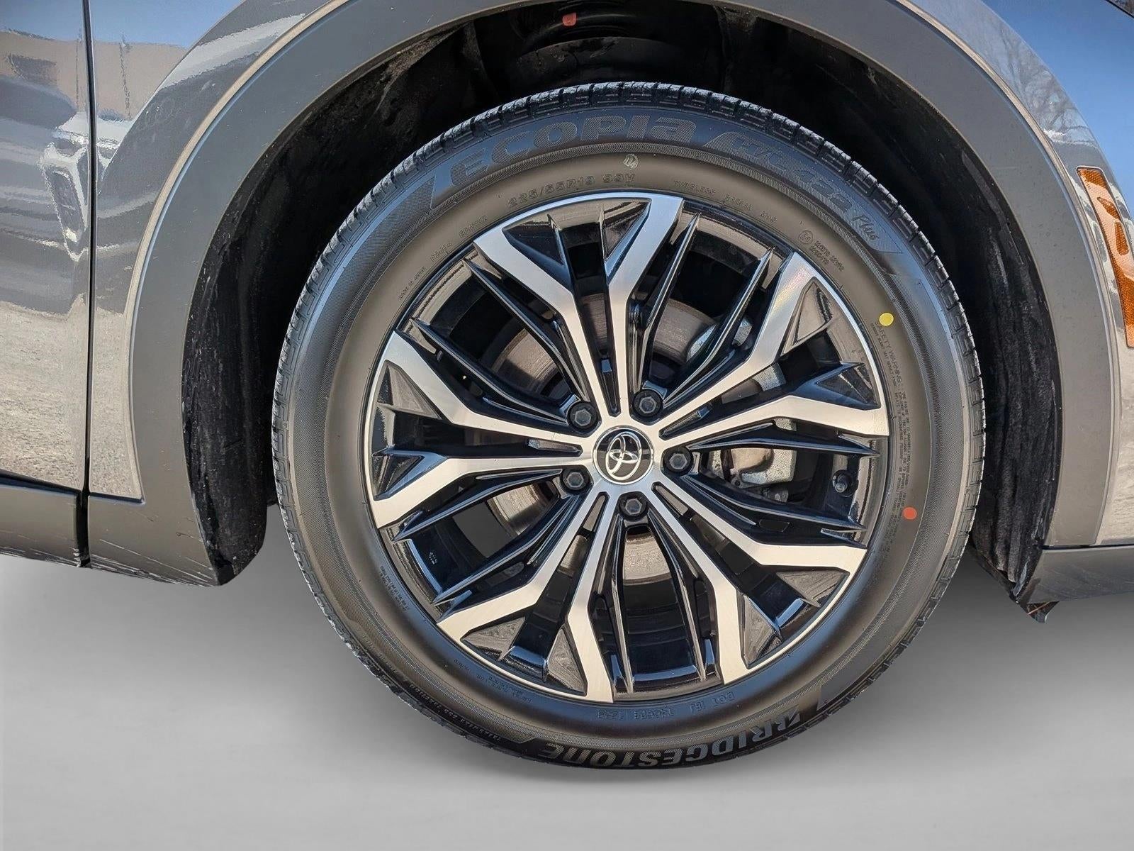 2023 Toyota Crown XLE AWD (Natl)