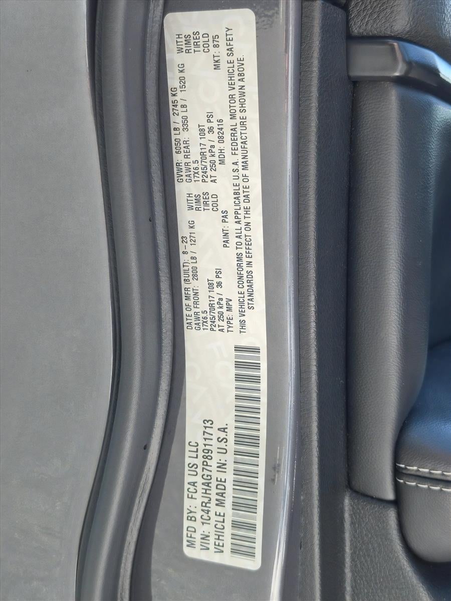 2023 Jeep Grand Cherokee Laredo 4x4
