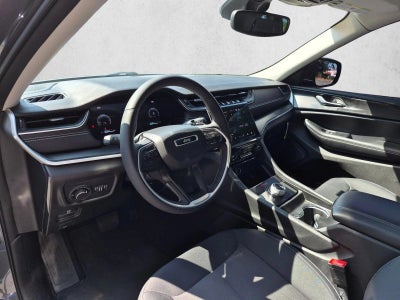 2023 Jeep Grand Cherokee Laredo 4x4