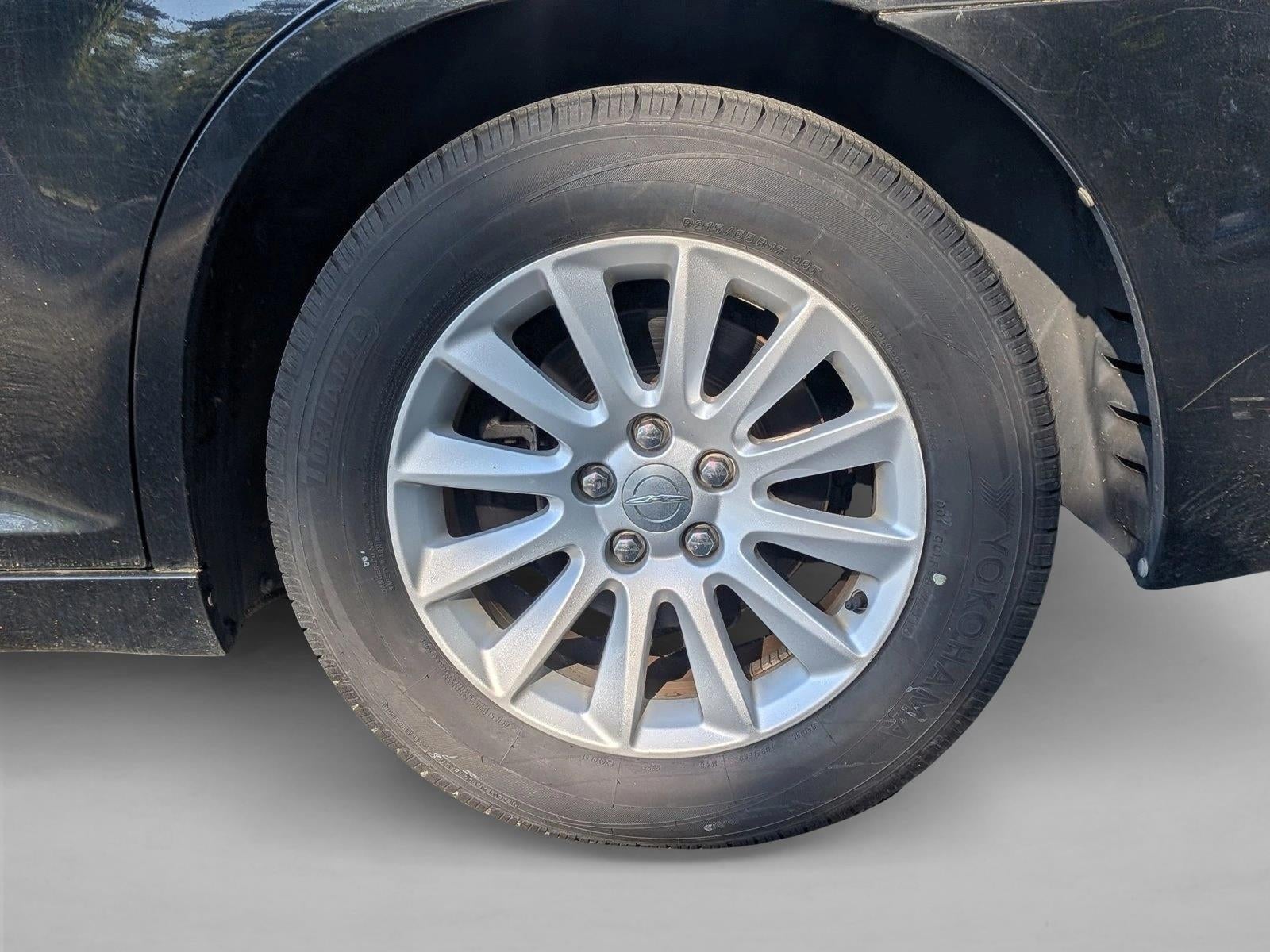 2014 Chrysler 300 4dr Sdn RWD