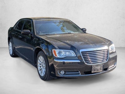 2014 Chrysler 300 4dr Sdn RWD