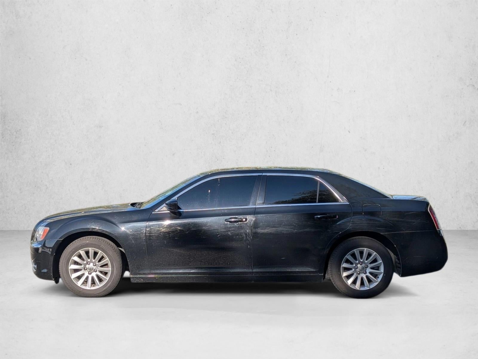 2014 Chrysler 300 4dr Sdn RWD