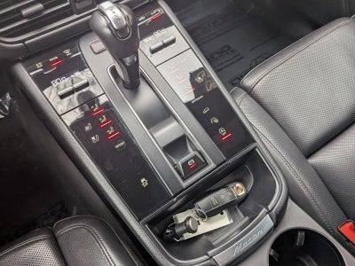 2023 Porsche Macan AWD