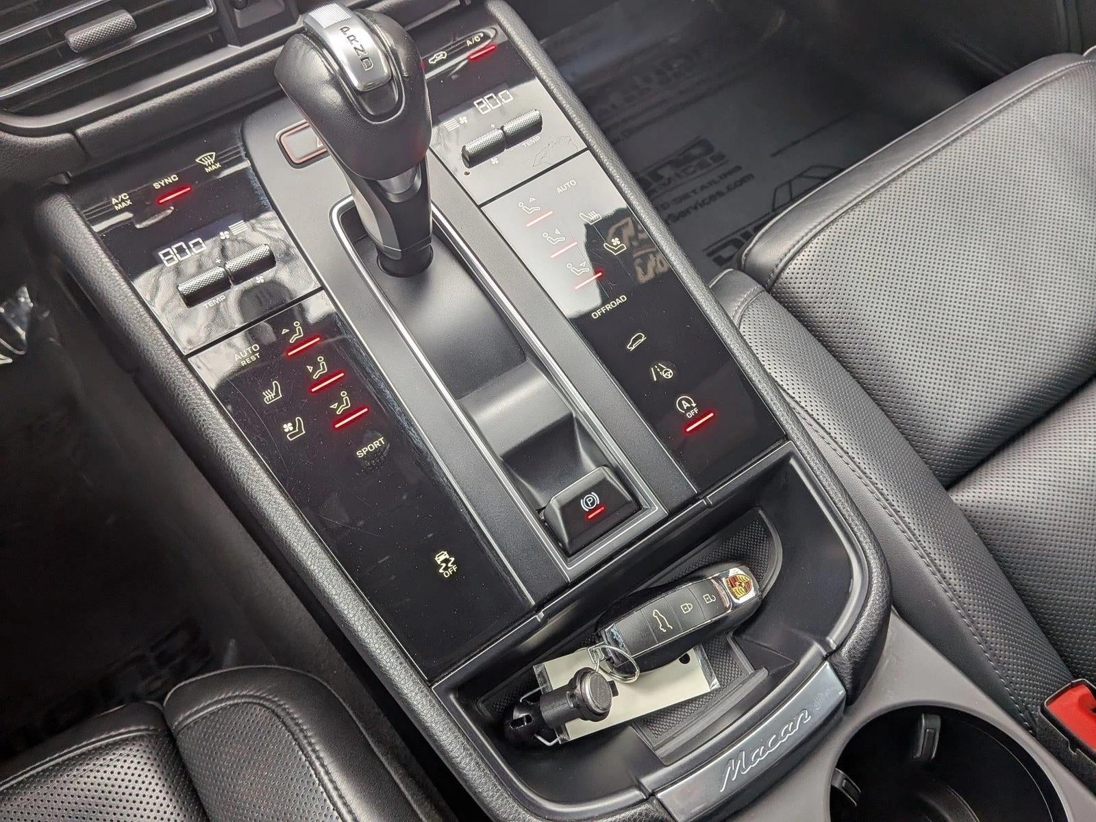 2023 Porsche Macan AWD