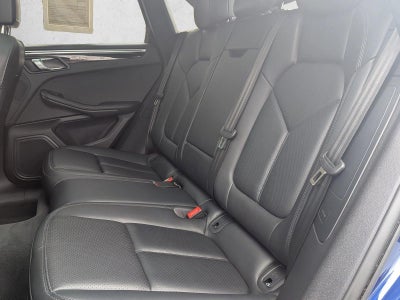 2023 Porsche Macan AWD