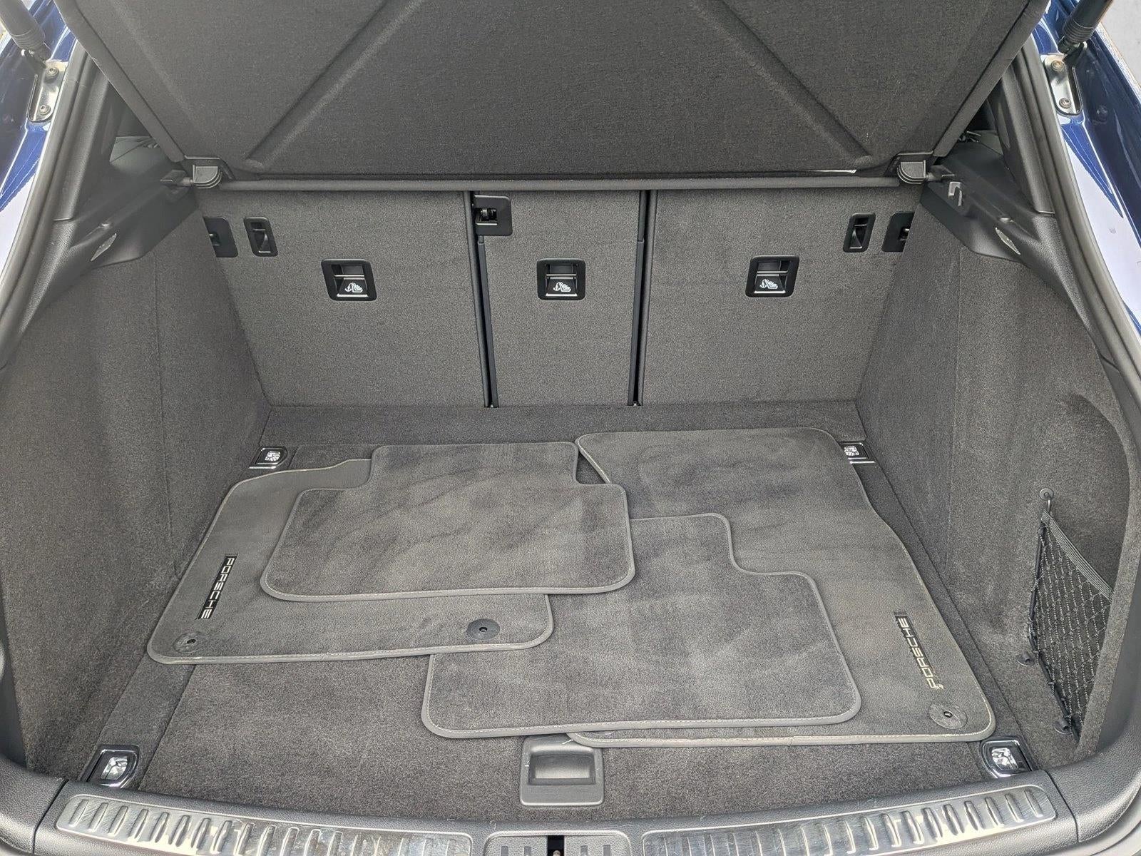 2023 Porsche Macan AWD