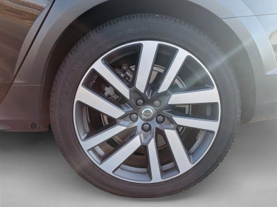 2022 Volvo V90 Cross Country B6 AWD