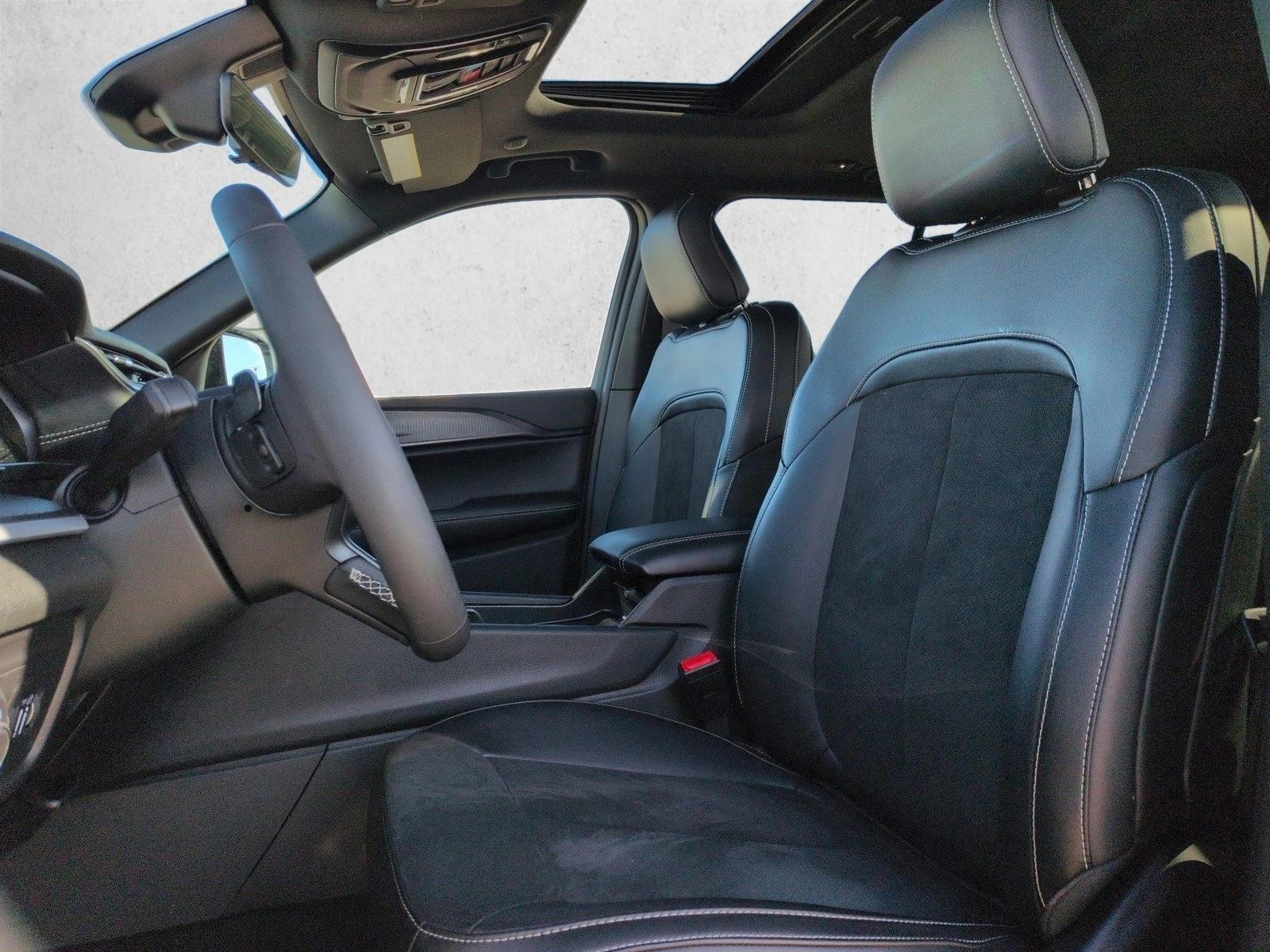 2025 Jeep Grand Cherokee Laredo 4x4