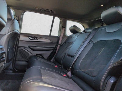 2025 Jeep Grand Cherokee Laredo 4x4