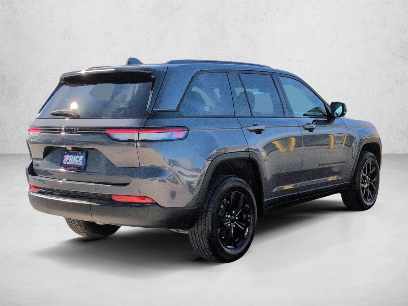 2025 Jeep Grand Cherokee Laredo 4x4