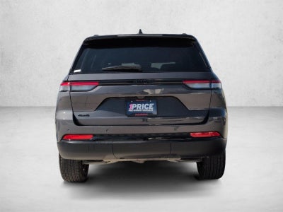 2025 Jeep Grand Cherokee Laredo 4x4