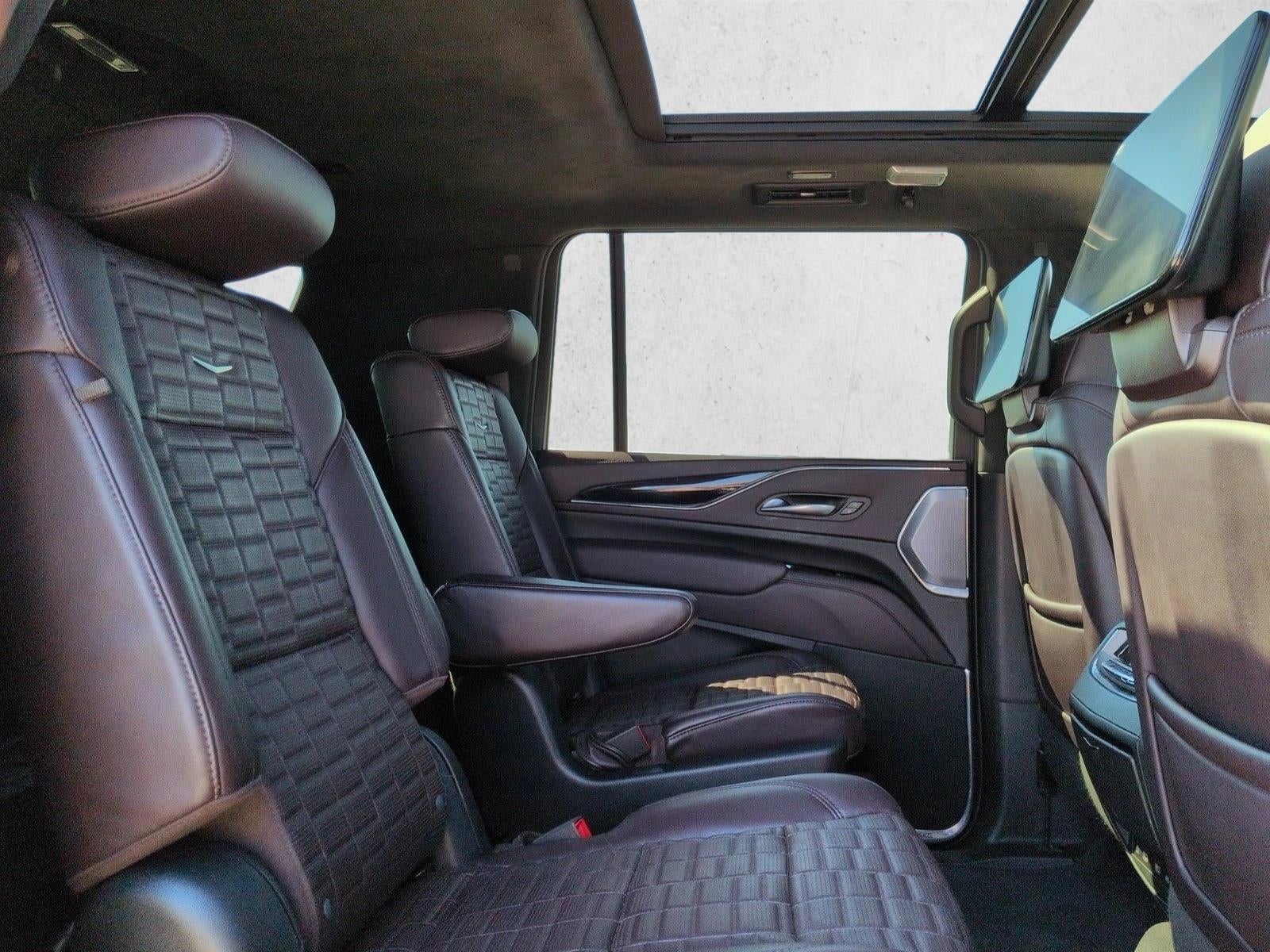 2023 Cadillac Escalade ESV 4WD Sport Platinum